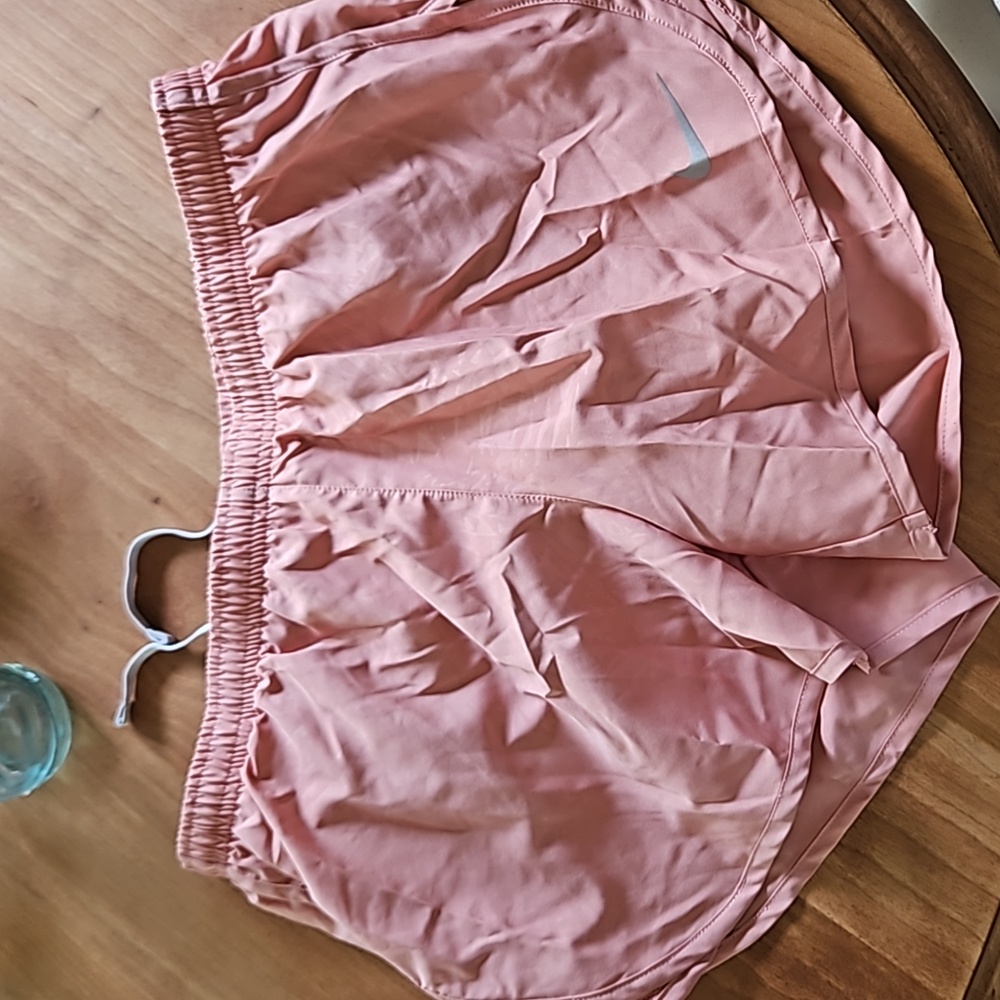 Mauve Nike Dri-Fit shorts M